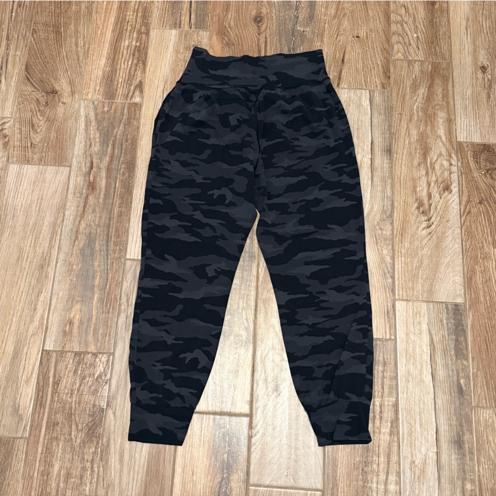 Athleta Salutation Camo Jogger - Picture 4 of 4